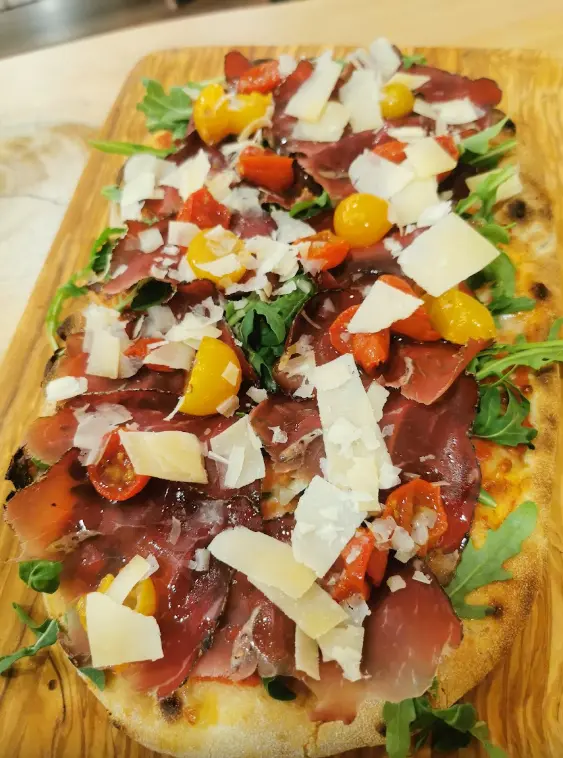 Antipasto con salumi e formaggi